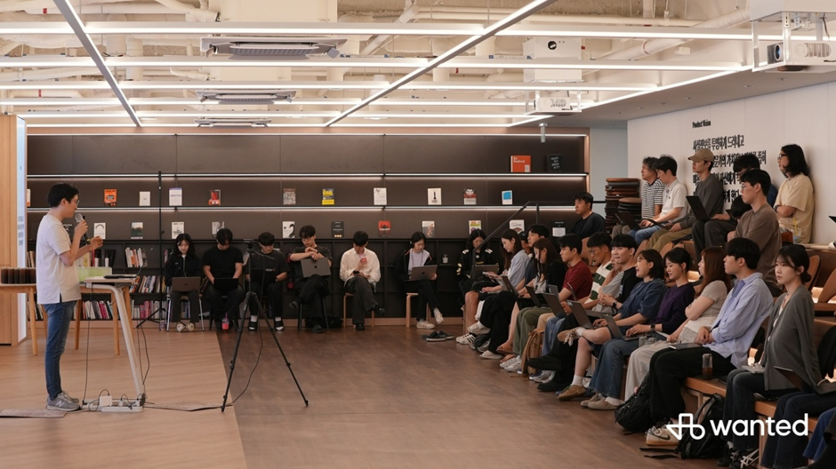 데이터 분석은 10배 늘고 광고 검수 부담은 절반으로... AI가 바꾼 일하는... - 뉴스 썸네일 이미지
